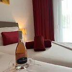 Marco Polo Hotel 3*